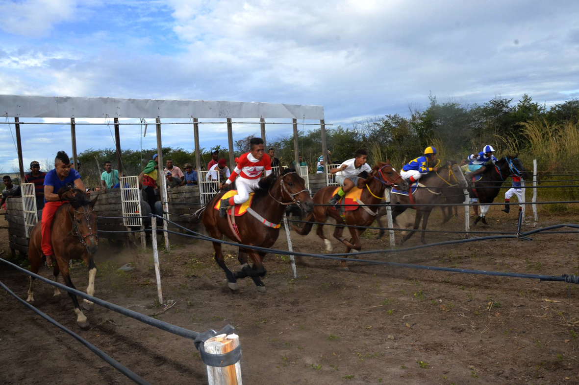 Corrida de Cavalos do bairro Poeirão encerra Semana Cultural de Água Branca