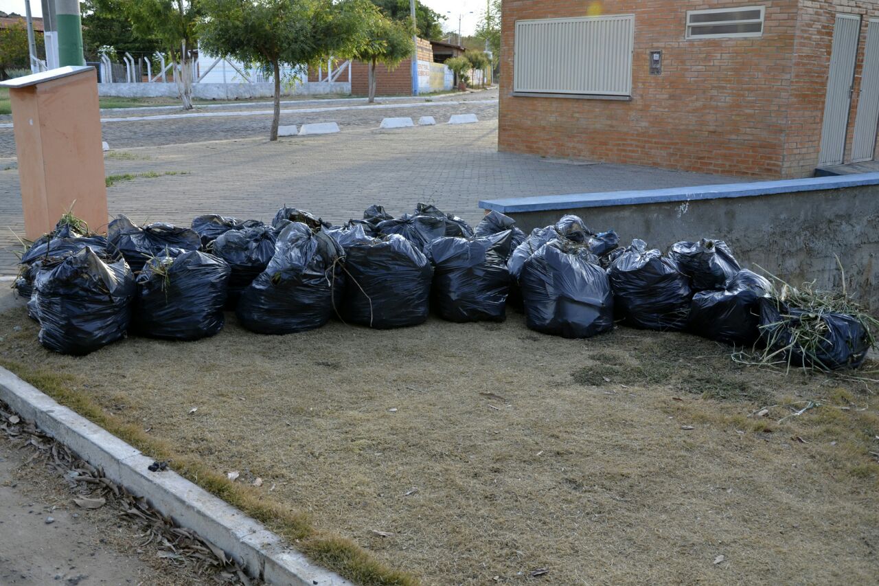 Prefeitura de Água Branca realiza mutirão de limpeza na orla do açude