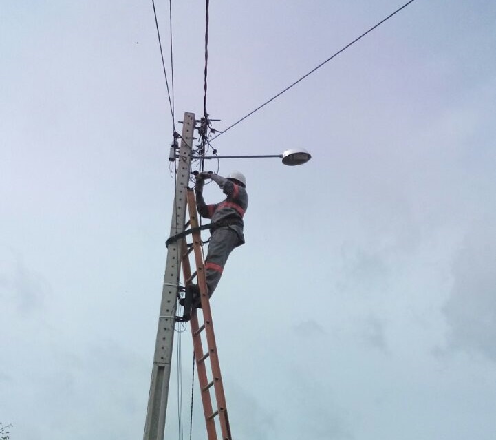 Prefeitura de Água Branca realiza manutenção da iluminação pública municipal